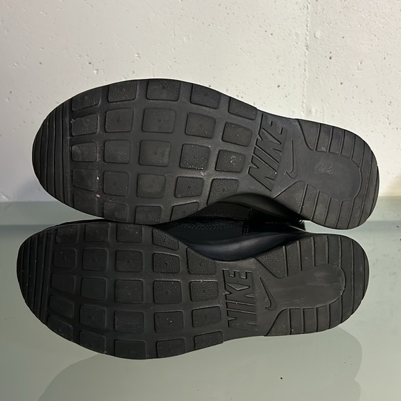 Nike Boots- 8 - Picture 3 of 4